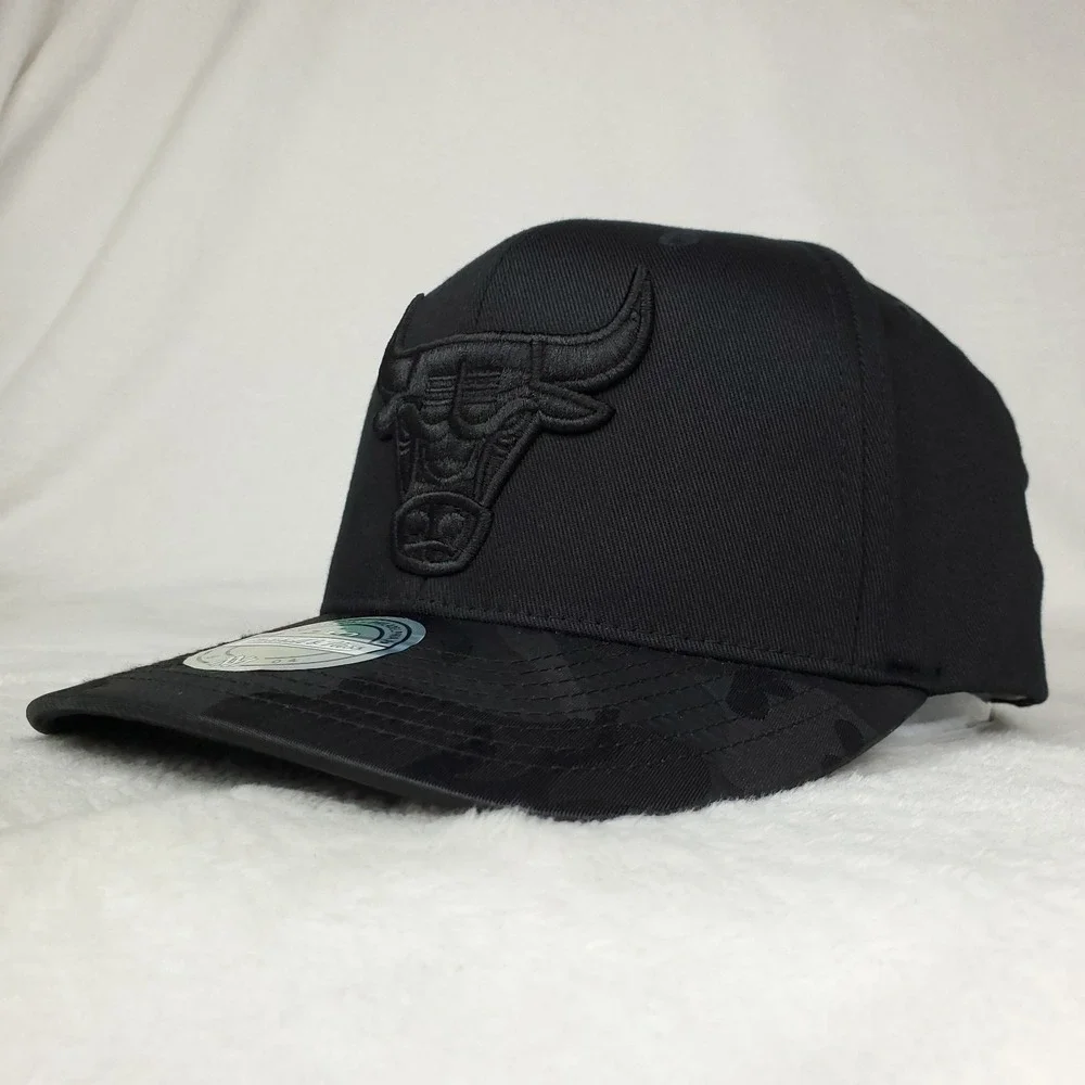 Chicago Bulls Mitchell & Ness NBA Flexfit 110 Snapback Hat Cap 3D Logo Black NWT